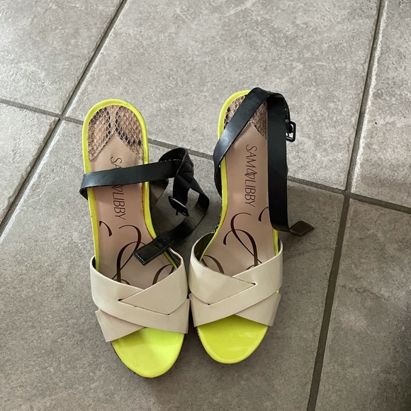 Women sandals - Picture 2 of 4